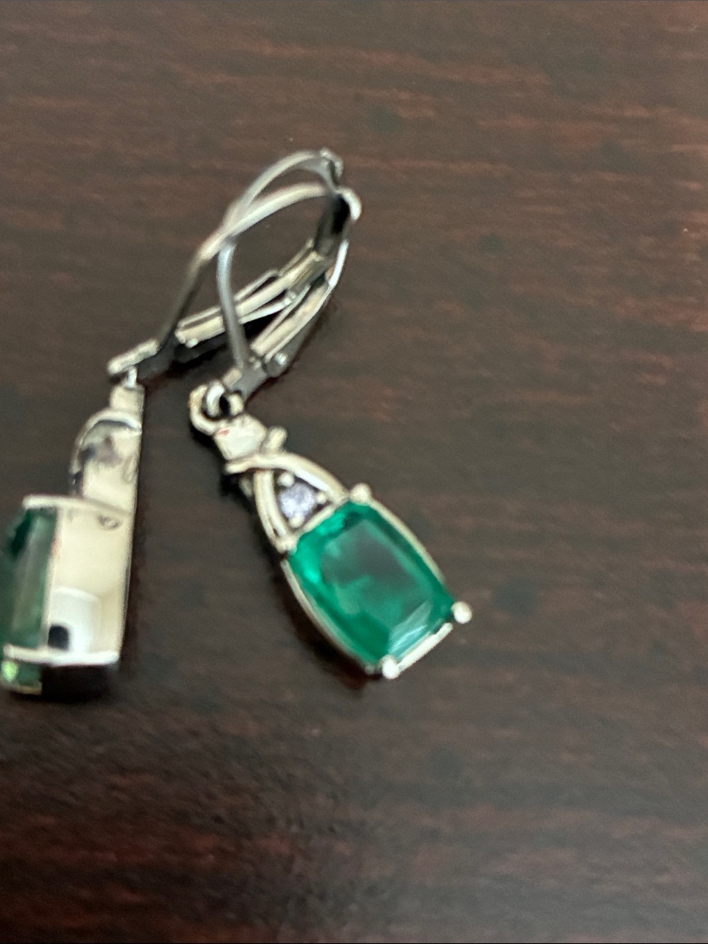 Emeraldine Quartz earrings in surgical steel